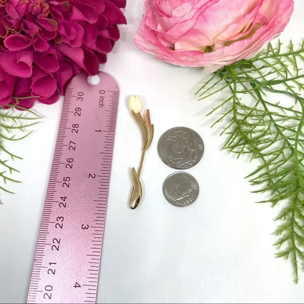 VINTAGE⚜️Porcelain Tulip Rare Avon Floral Lapel Pin